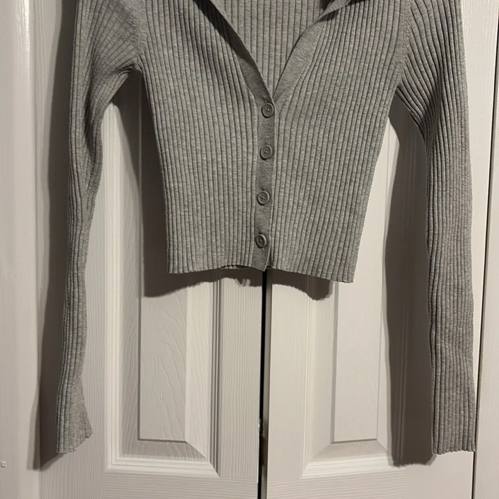 Aerie long sleeve ribbed v neck button down collared shirt in gray size XS NWOT - Picture 5 of 7